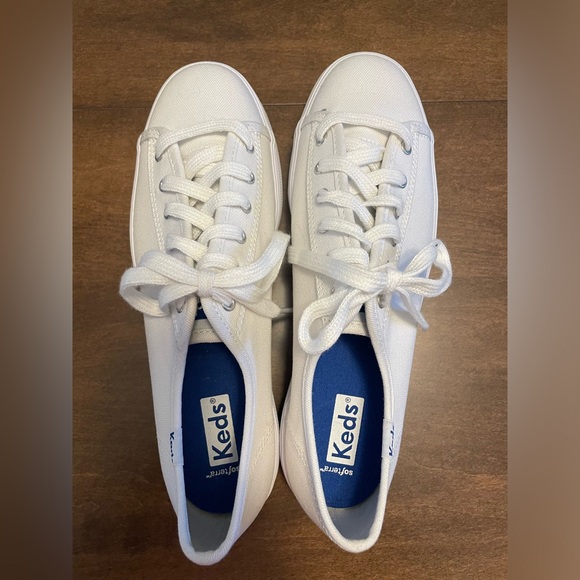Keds triple up canvas lace up sneakers. Womens size 7. - Picture 2 of 11